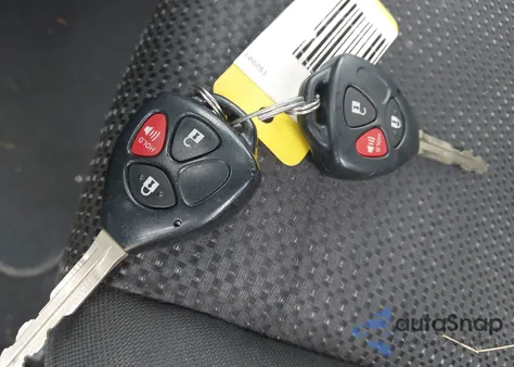 2009 Pontiac Vibe z USA, uszkodzony, nr VIN 5Y2SP67029Z457124